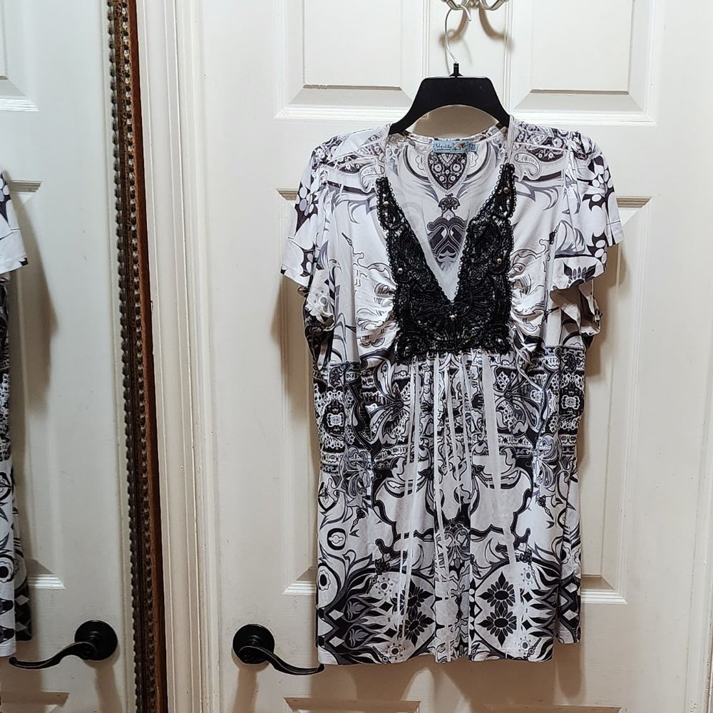 Unity World women White black gray Velour Lace Short Sleeve size 2x